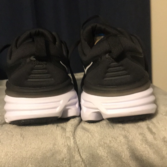 Hokas - Picture 3 of 6